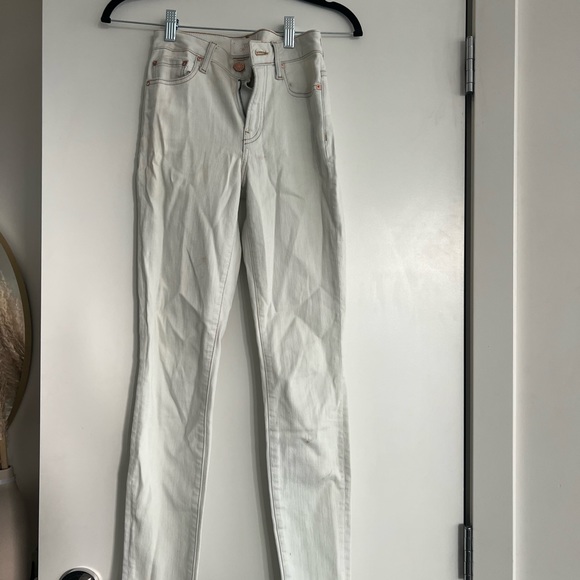 Aritzia The Casting Jeans in rare light denim colour. - Picture 1 of 4